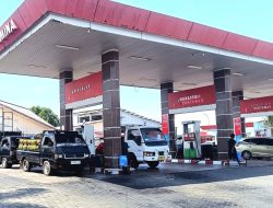 Eceran Langka, Antrean Pertalite di SPBU Sumenep Mengular