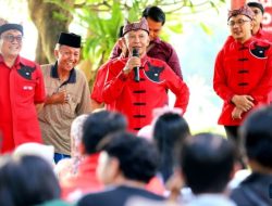 PDIP Jatim Salurkan 2.000 Paket Sembako di Banyuwangi, Said Abdullah: Bantuan Tak Boleh Dibatasi Pilihan Politik